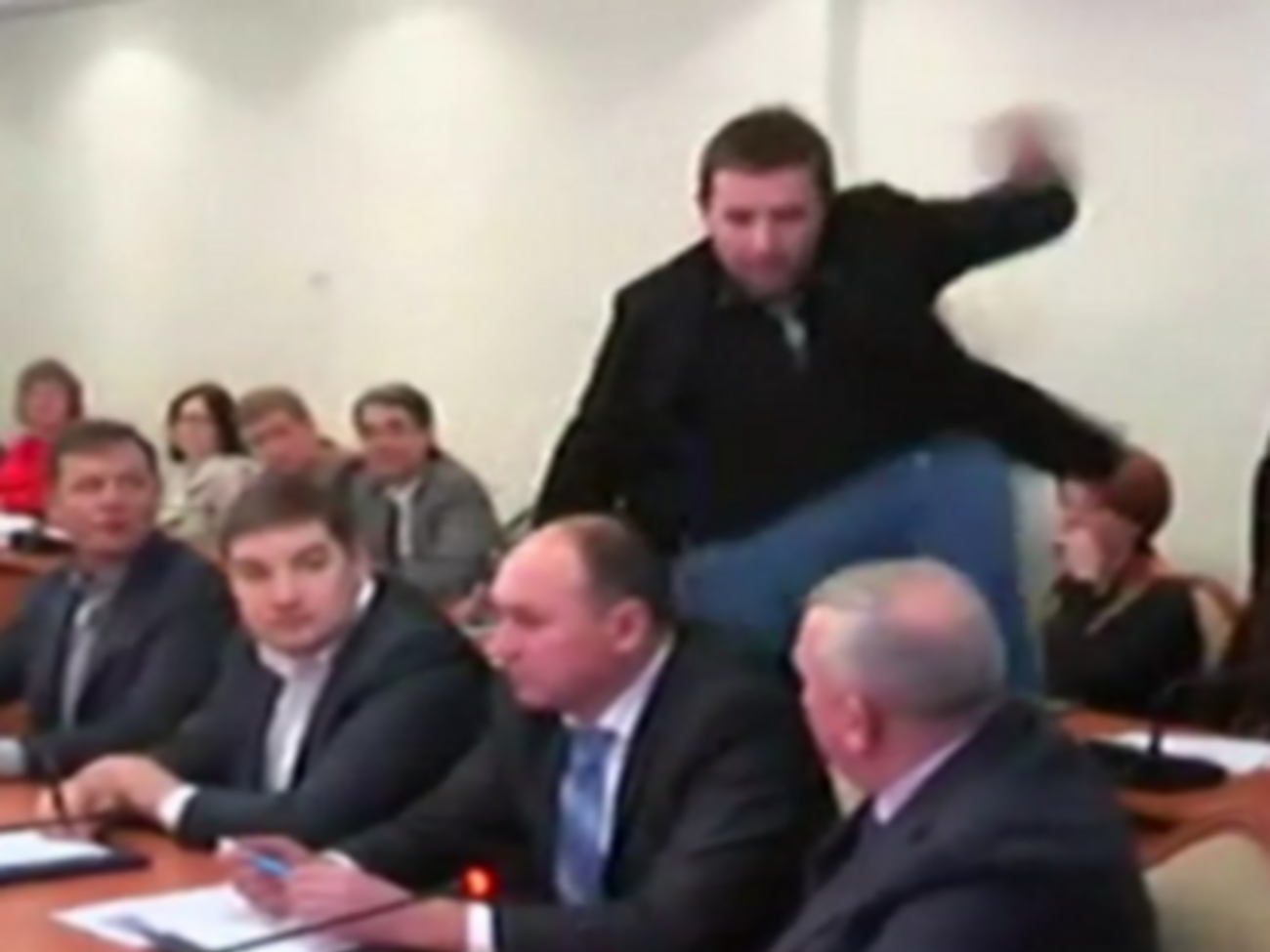 Парасюк ударил начальника отдела "К" СБУ Писного