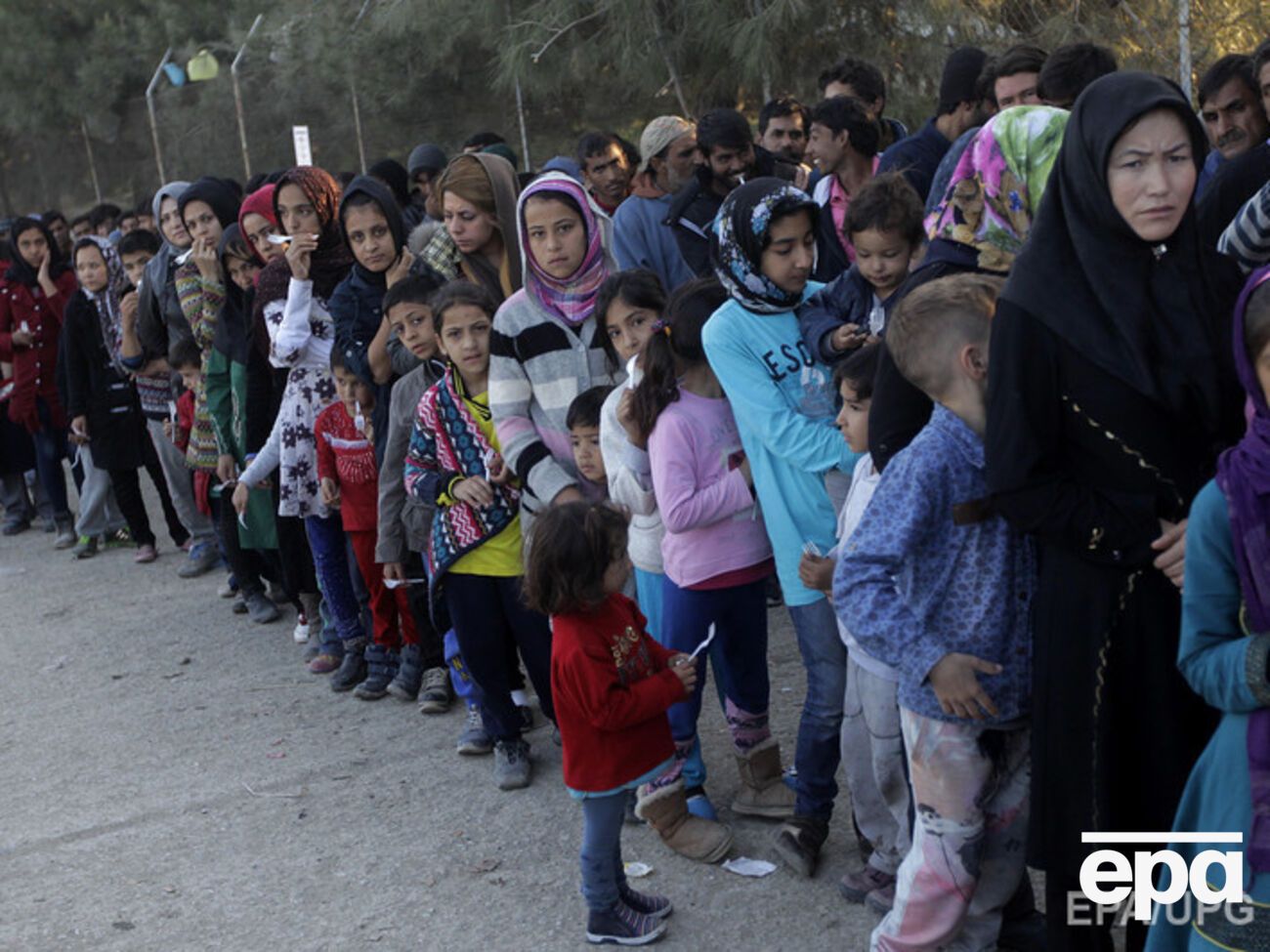 Мигранты из стран Ближнего Востока любыми путями пытаются попасть в Европу