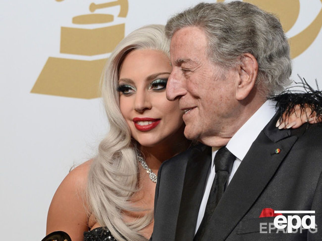 ЛЕди Гага и Тони Беннетт встречаются в книжном магазине