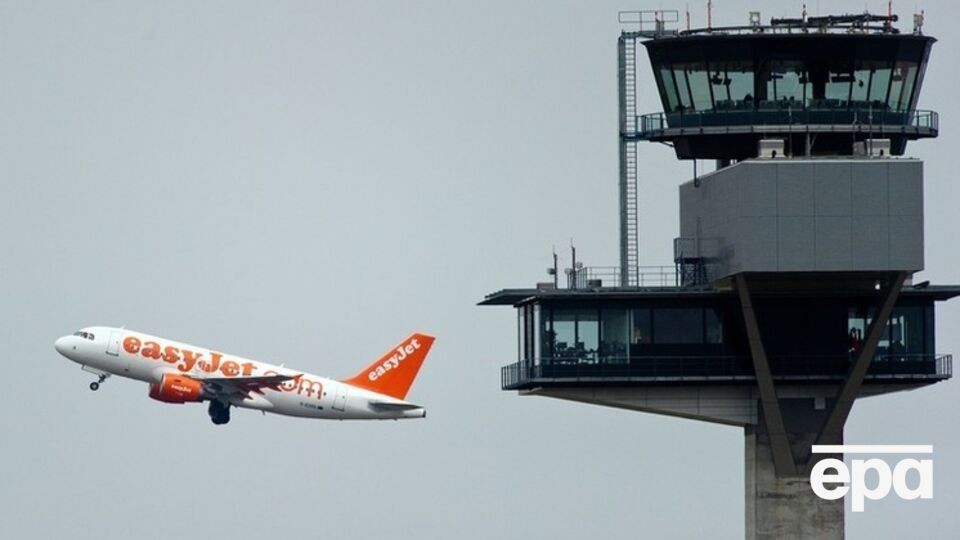 Пассажиров эвакуировали из-за сообщения о бомбе