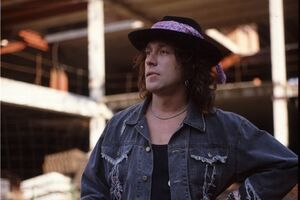 Поклонники Кузьмина не выдержали его пения