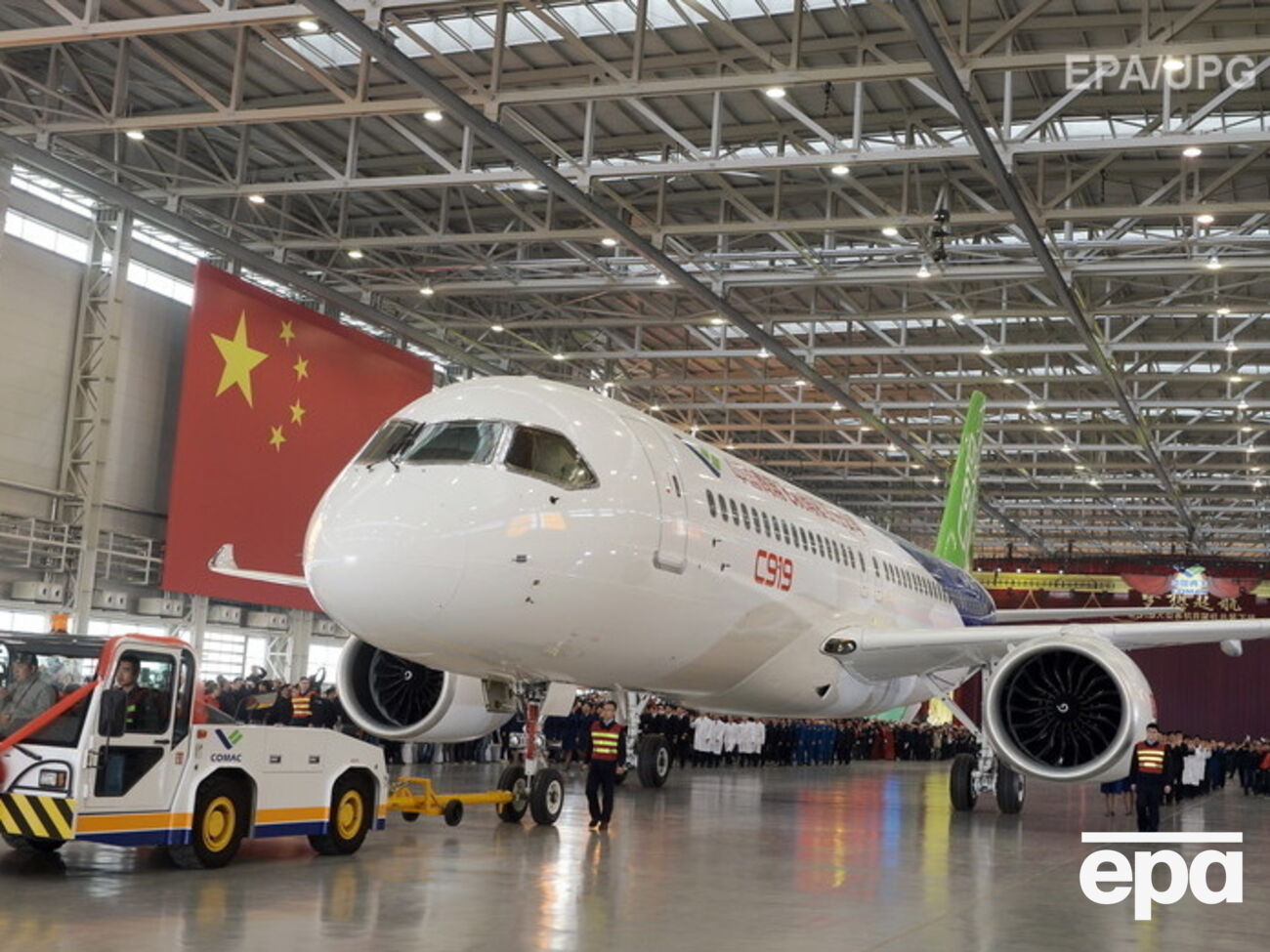 В Китае построили первый пассажирский самолет