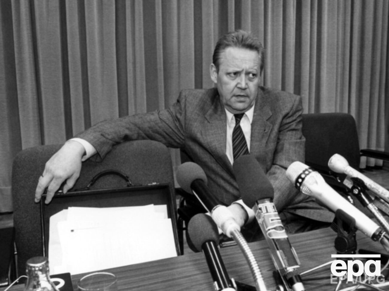 Шабовски на исторической пресс-конференции в ноябре 1989 года