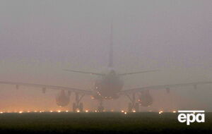 Рейсы отменяют из-за густого тумана