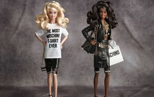 Бренд Moschino создал новый образ Барби совместно с компанией Mattel