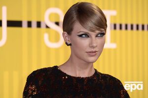 Грэхэм утверждает, что фразы, которые поет в припеве Свифт, написал он