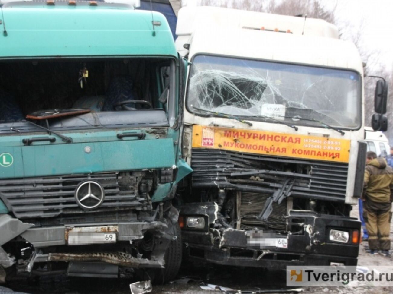 Возможно, виновник аварии под Тверью уснул за рулем