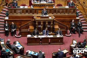 Французский Сенат продлил действие чрезвычайного положения на три месяца