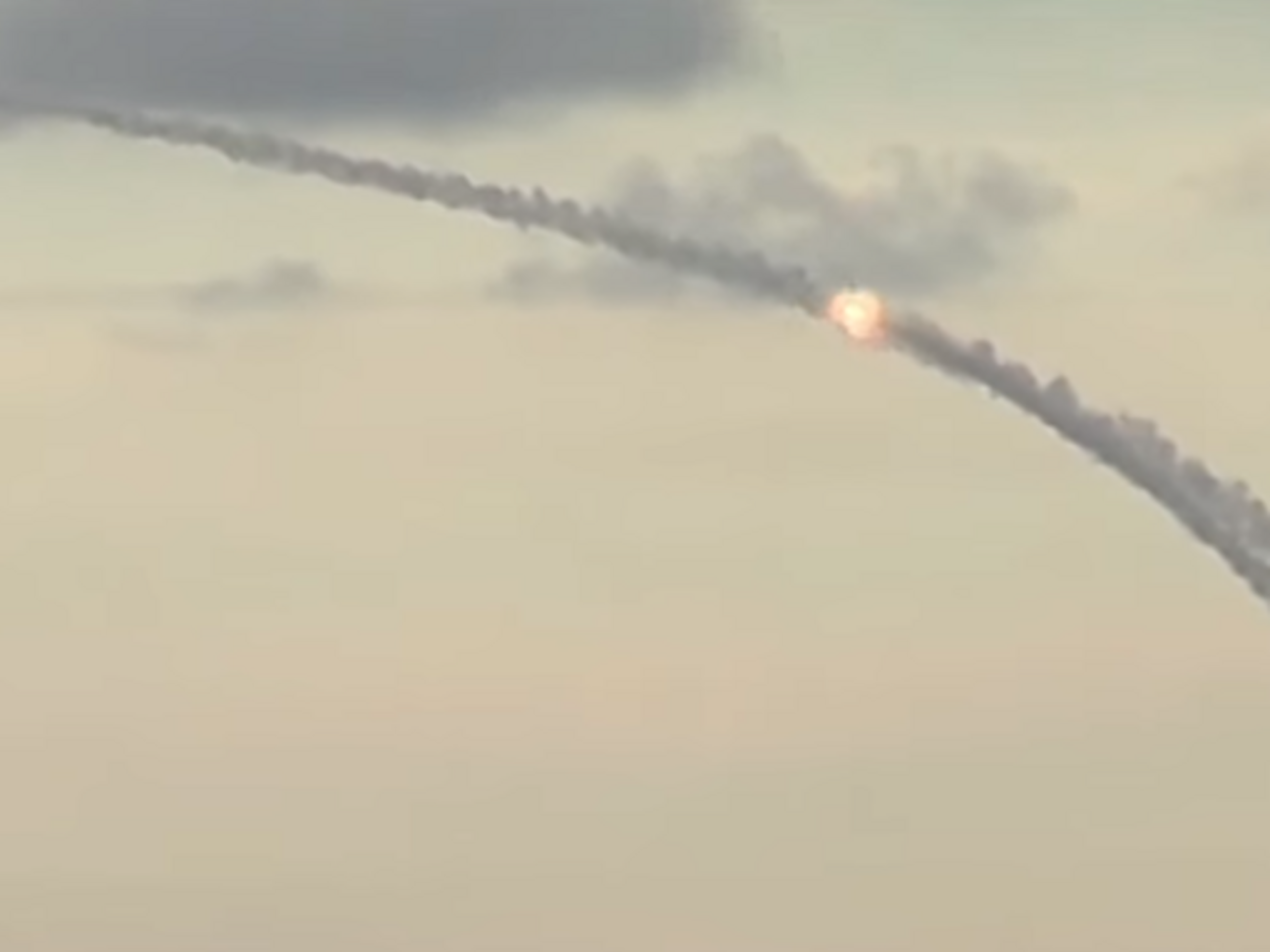 Сообщается, что ракеты с расстояния около 1500 км поразили все намеченные цели