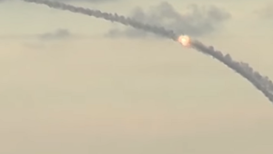 Сообщается, что ракеты с расстояния около 1500 км поразили все намеченные цели