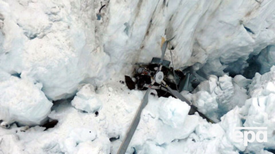 Спасатели не обнаружили выживших на месте крушения