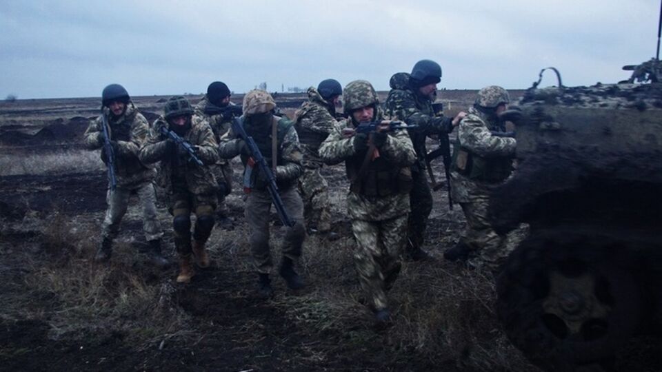 Бойцы мотопехотного батальона механизированной бригады оперативного командования "Юг" приняли участие в учениях. Фоторепортаж