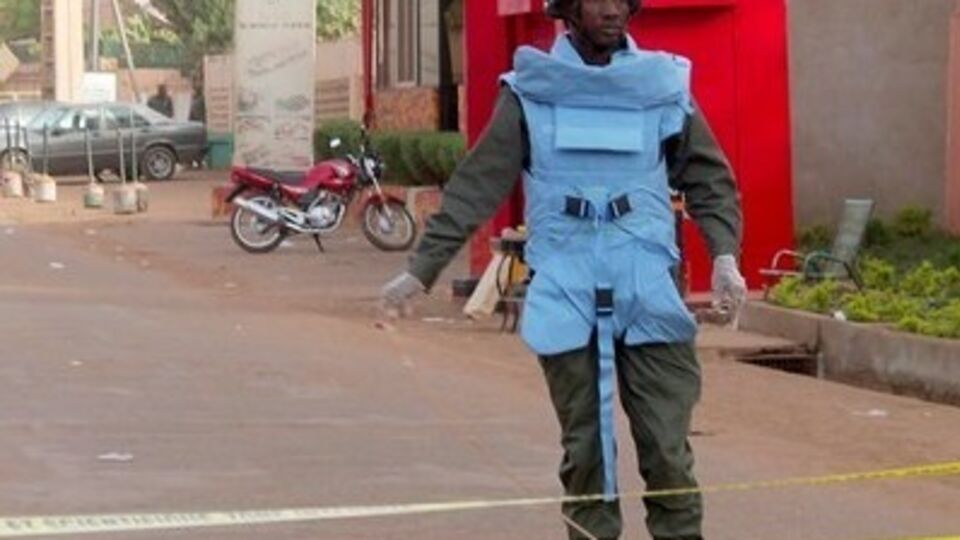 В результате теракта в столице Мали пострадали 12 россиян