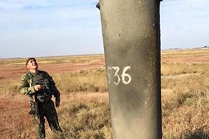 Силовики пытаются отбить поврежденные электроопоры у активистов