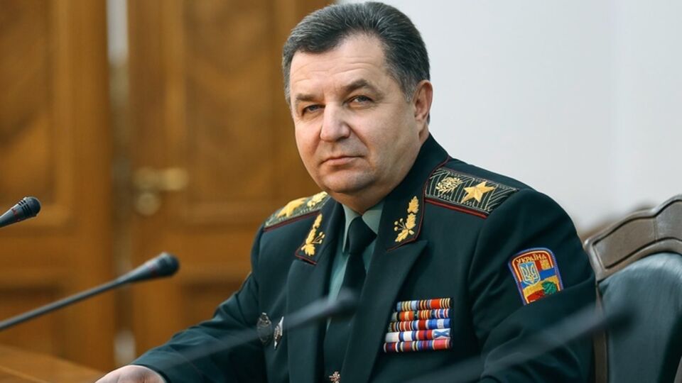 Полторак отменил приказ о награждении подозреваемого в сепаратизме огнестрельным оружием