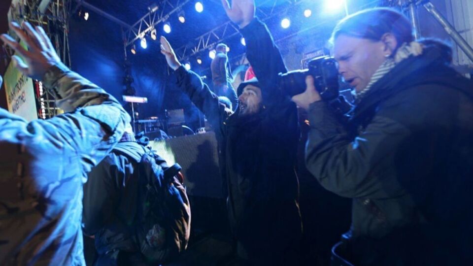 В Киеве активисты прорвались на сцену Майдана