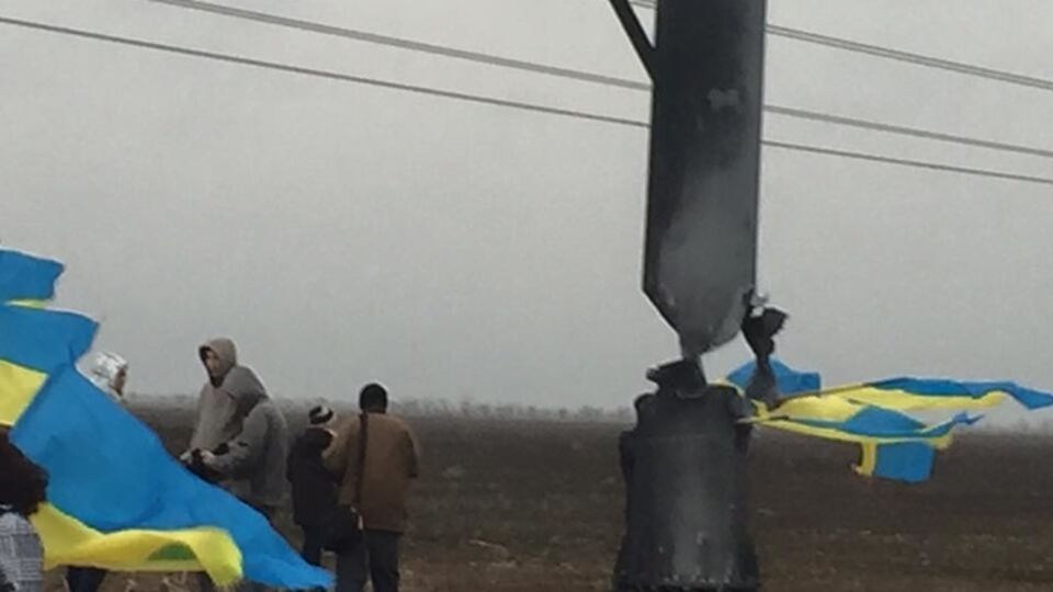 Силовики оставили подорванные электроопоры