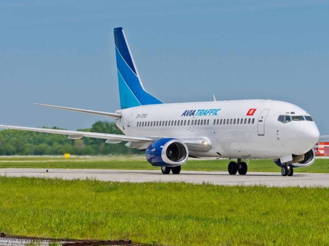 На борту самолета, совершившего аварийную посадку в Оше, было 153 человека