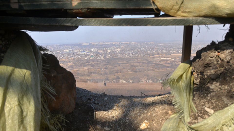 Вид на Славянск с военной позиции на вершине горы Карачун