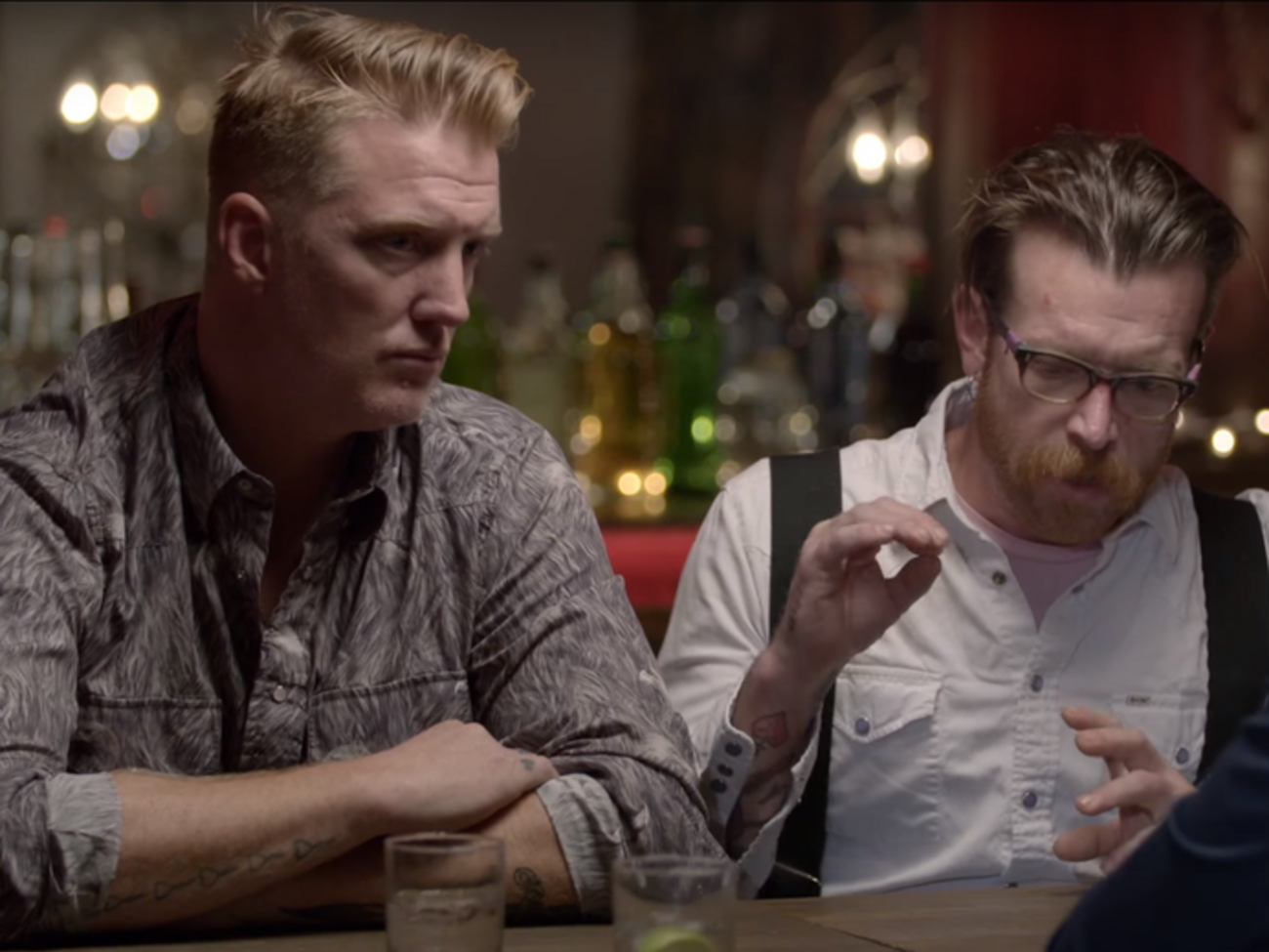 Вокалист Eagles of Death Metal о теракте в Bataclan: Люди не хотели бросать друзей, закрывали их собой от выстрелов. Видео