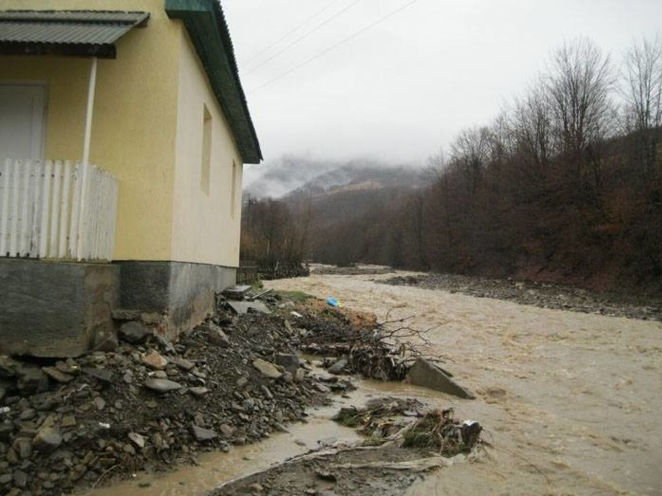 В ГСЧС сообщили, что прекратили противопаводковые работы в связи с наступлением темноты