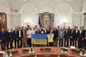 Порошенко встретился с футболистами украинской сборной