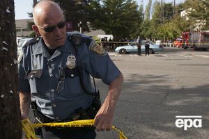 В одном из парков города двое вооруженных людей обстреляли толпу