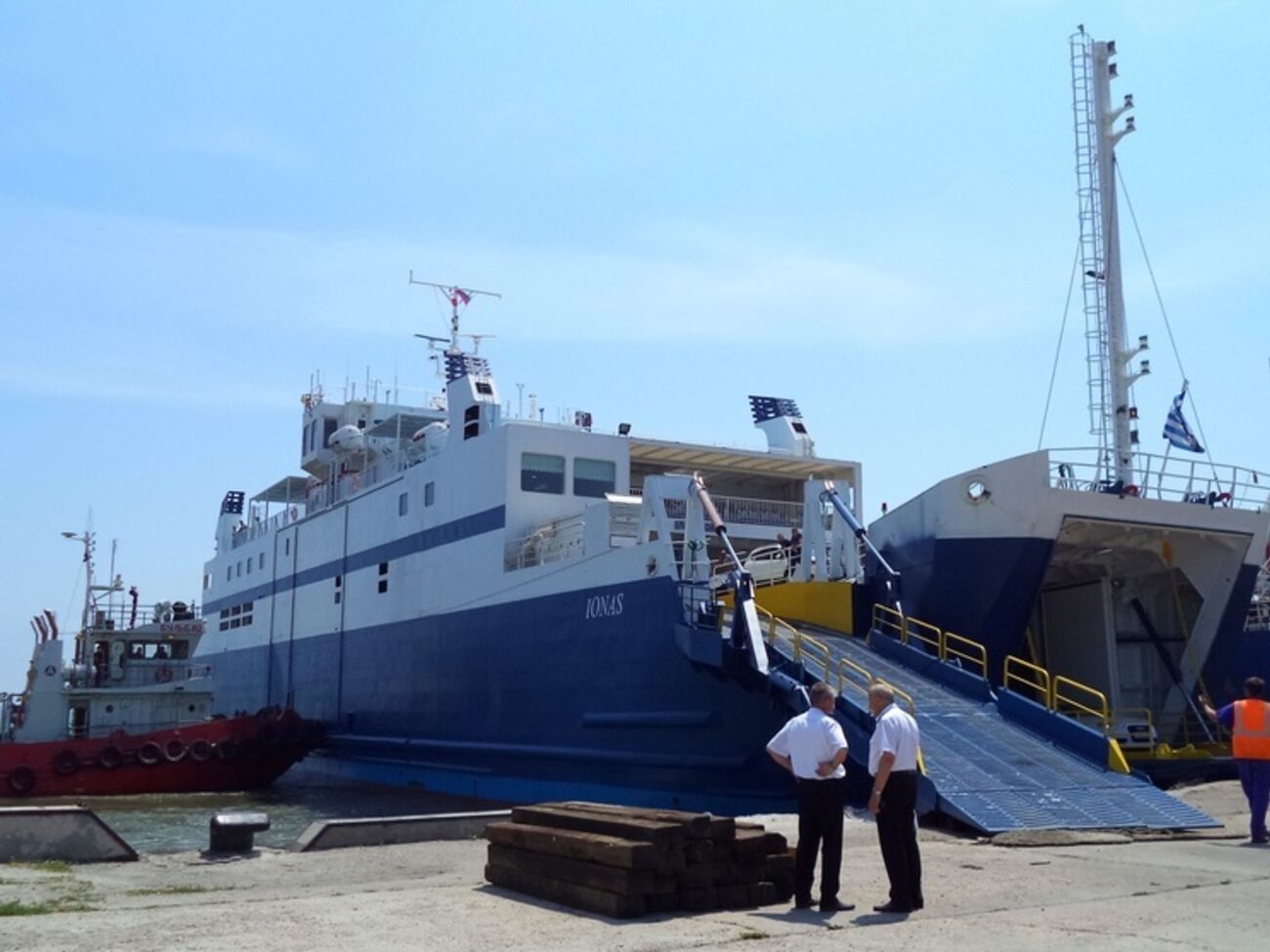 Керченская железнодорожная переправа просит помощи