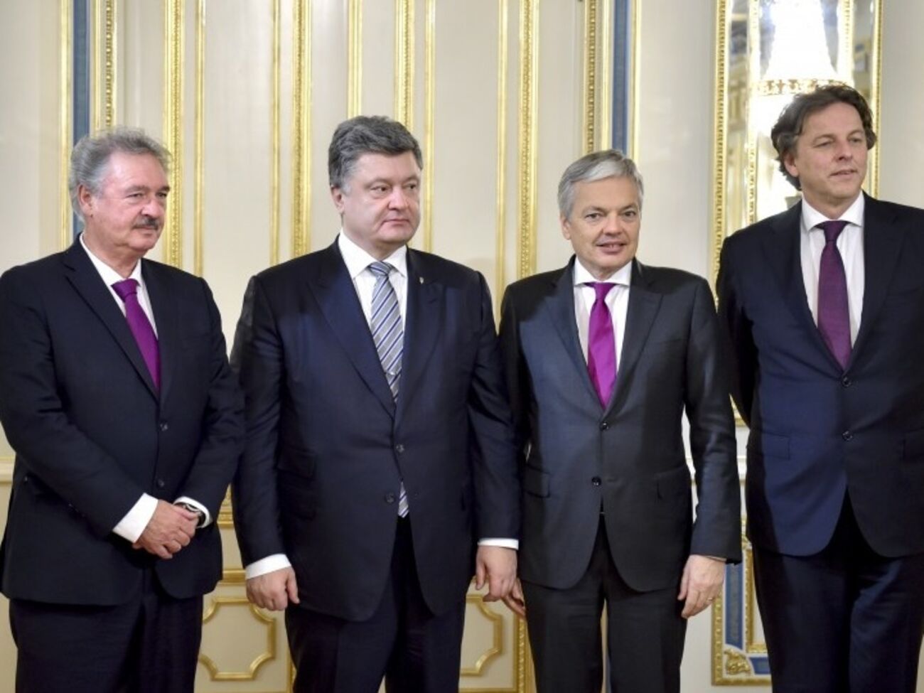 Порошенко:&nbsp;Крым &ndash;&nbsp;это территория Украины, и мы будем защищать права украинцев