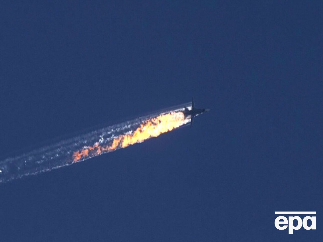 Российский вертолет разыскивал пилотов сбитого сегодня утром у сирийско-турецкой границы Су-24