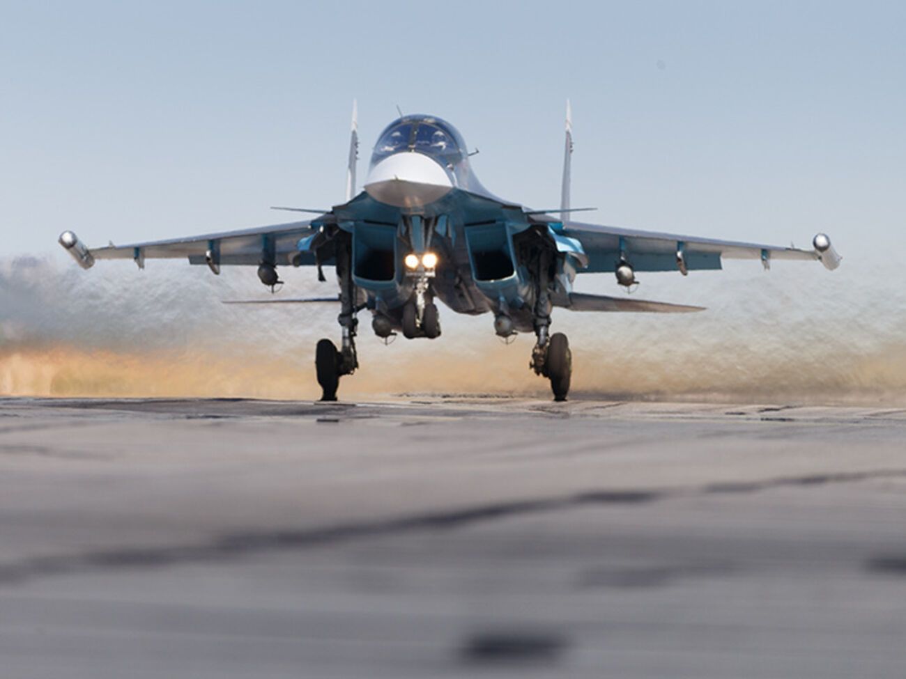 Российские бомбардировщики в Сирии будут летать под прикрытием истребителей