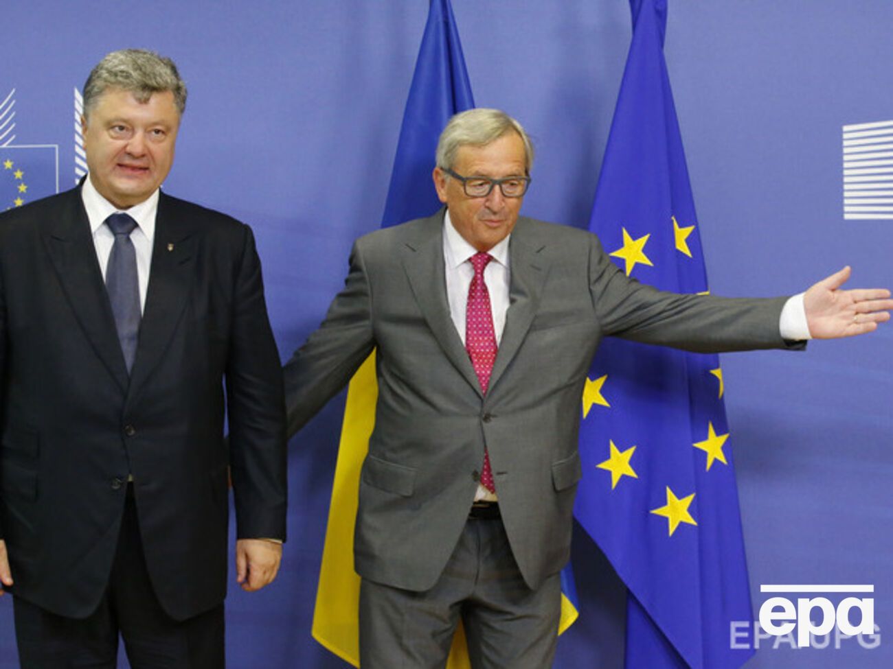 Порошенко и Юнкер провели телефонный разговор