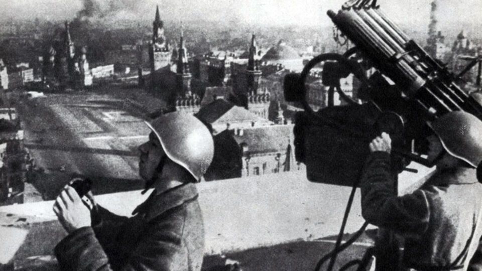 Московская стратегическая оборонительная операция длилась с 30 сентября 1941 года до 20 апреля 1942 года