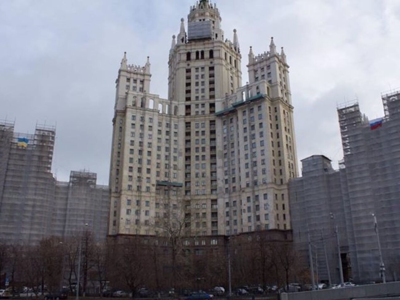 Официально активистов осудили не за вывешивание флагов, а за то, что они не предъявили полиции паспорта