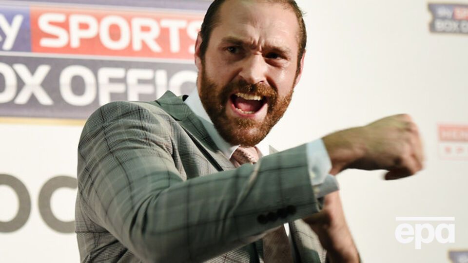 Фьюри недоволен экипировкой