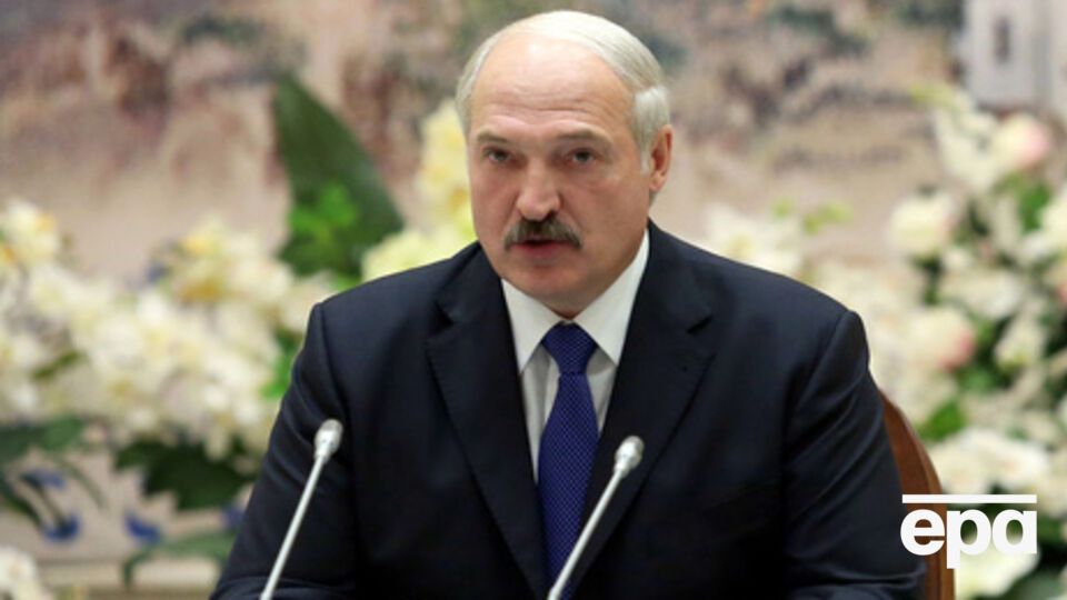 Лукашенко отложил визит в Москву