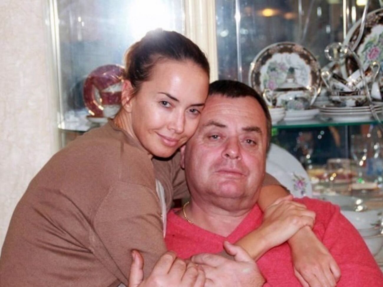 Владимир Фриске утверждает, что близкая подруга его дочери Степанова все время проводит в доме Шепелева