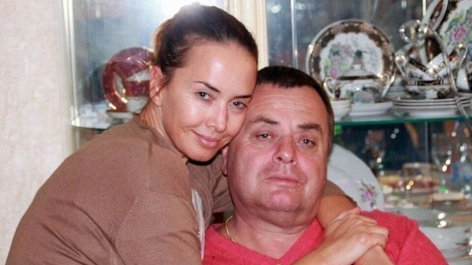 Владимир Фриске утверждает, что близкая подруга его дочери Степанова все время проводит в доме Шепелева