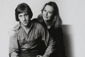 Марина Влади продала посмертную маску и последнее стихотворение Высоцкого