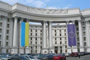 Украинцам в Тунисе рекомендуется не оставлять без необходимости места организованного отдыха