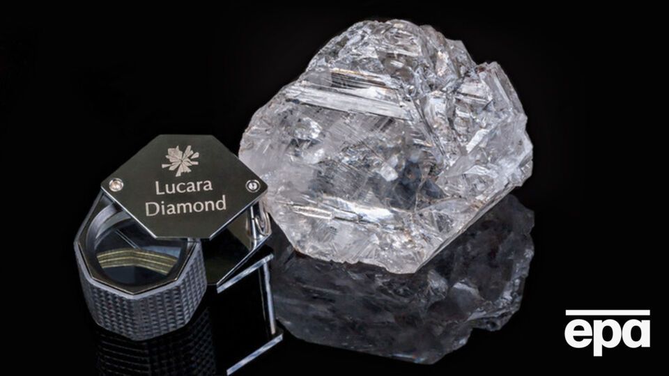 Начальная стоимость гигантского алмаза --- $60 млн