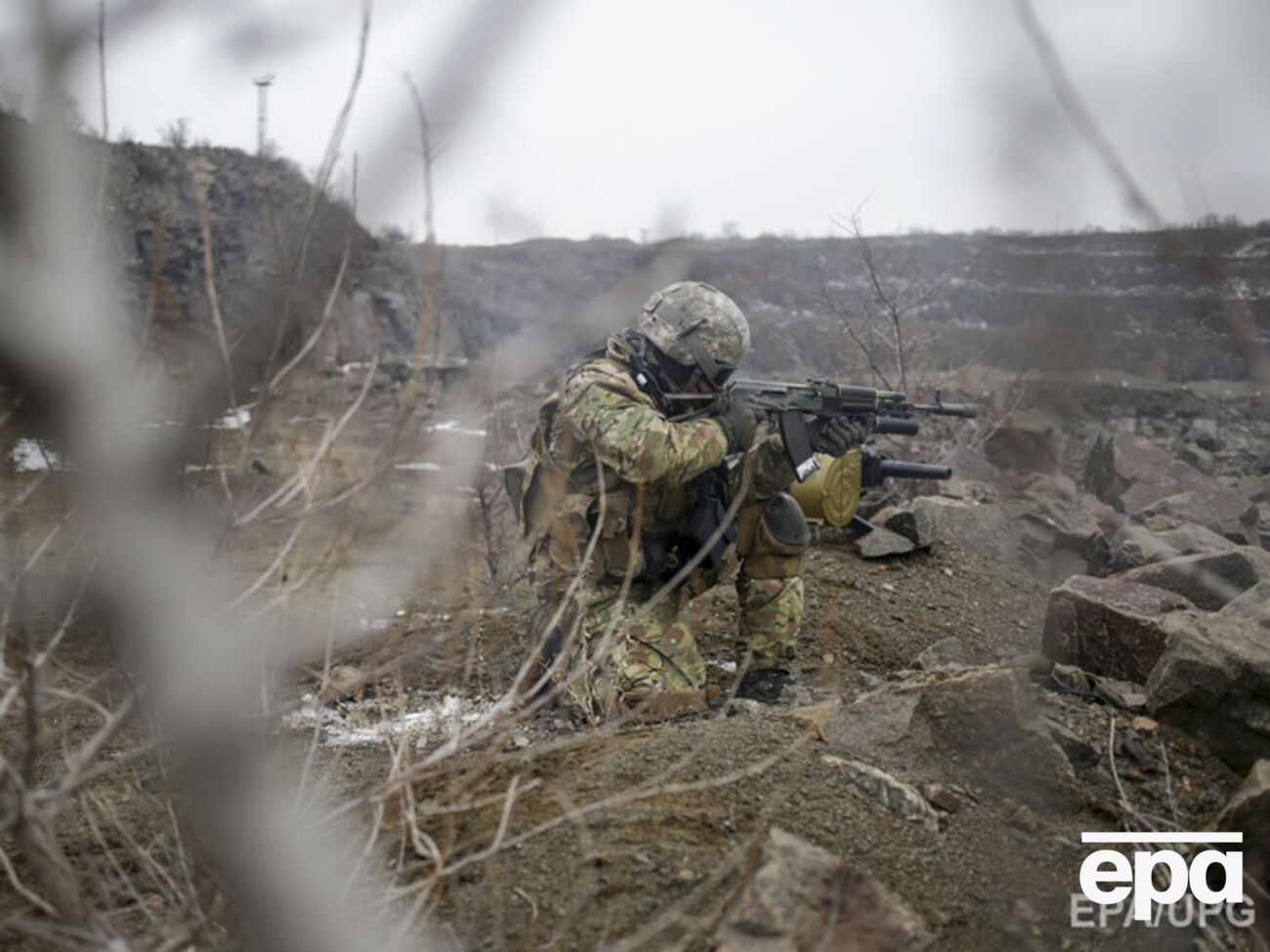 Двое украинских военных были ранены за сутки
