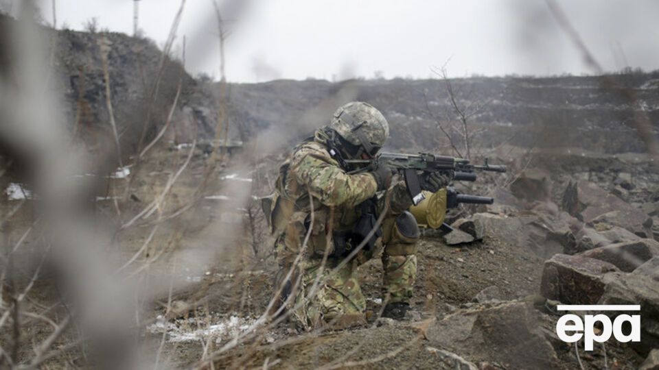 Двое украинских военных были ранены за сутки