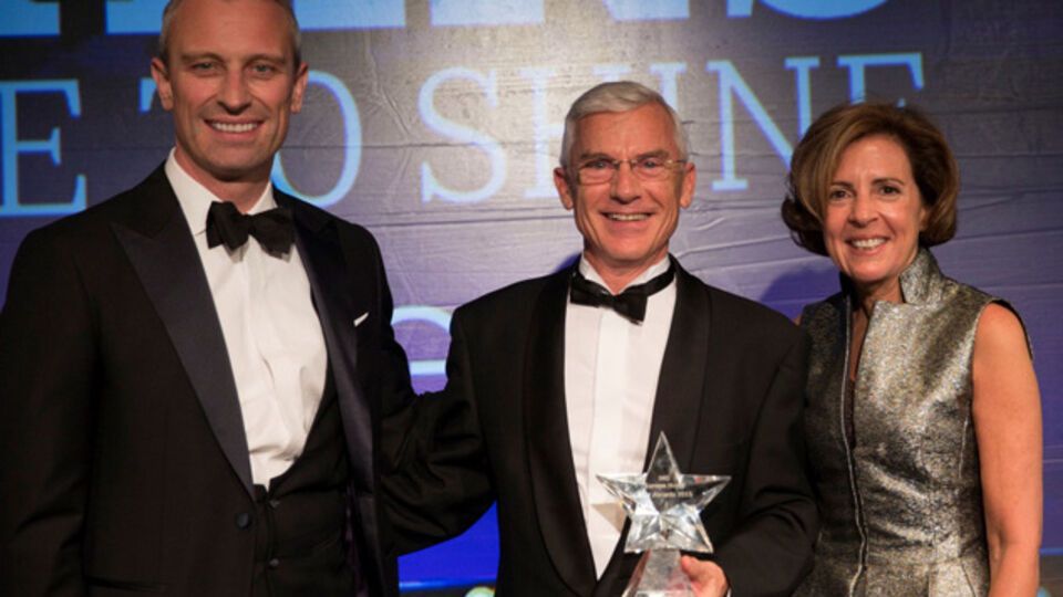 Генеральный менеджер отеля Жан Батист Пижон (в центре) собирается добиться безоговорочного лидерства в Европе