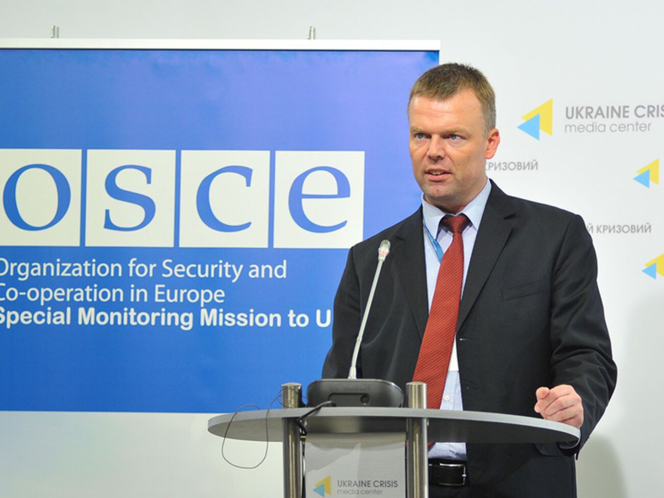 Александр Хуг:&nbsp;Наблюдатели ОБСЕ так и не получили списки отведенного вооружения, которые они просят уже больше месяца