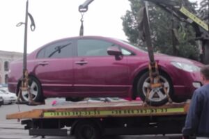 КГГА: Для ускорения работ по расчистке улиц планируется ввести правила стоянки автомобилей по четным и нечетным дням на различных сторонах улиц.