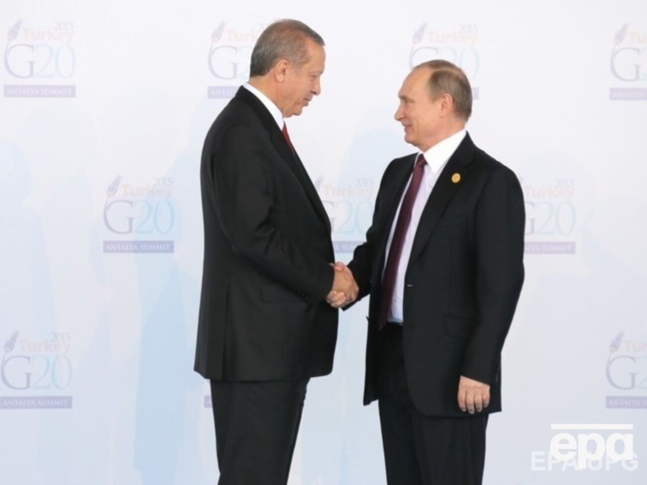 Эрдоган завил, что пытался связаться с Путиным