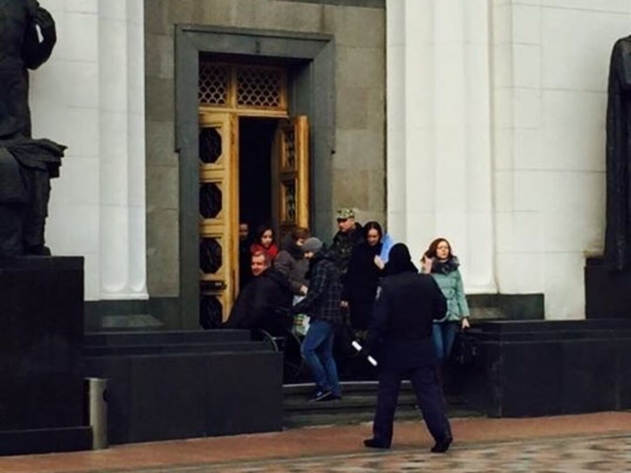 В Киеве "заминировали" здание парламента