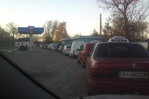 В Донецке очереди за бензином стали нормой