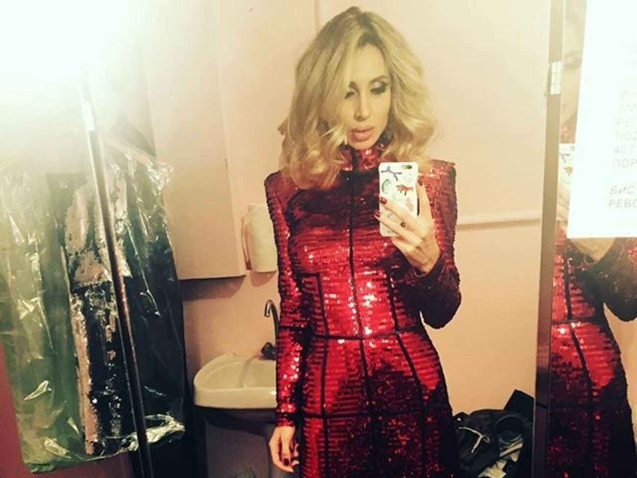 Loboda сняла репетицию выступления своей команды на телефон